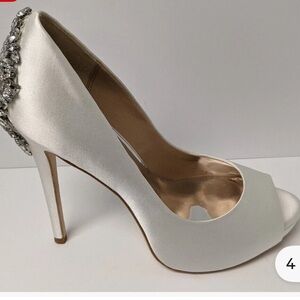 Badgley Mischka Kiara Platform Pump, White, Women's size 8.5